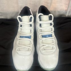Air Jordan 11s Size 10.5m.    139$