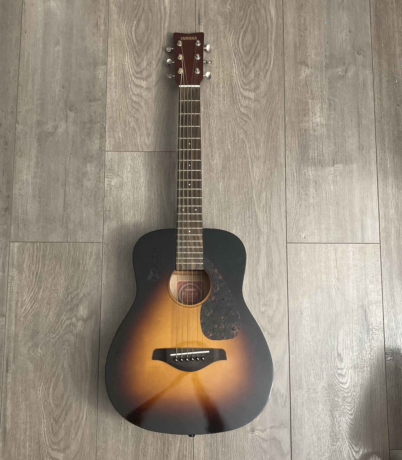 Yamaha Guitar JR2 And Case