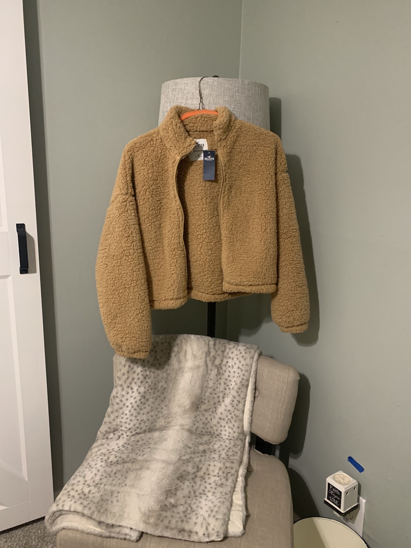 Hollister Sherpa Jacket Size M