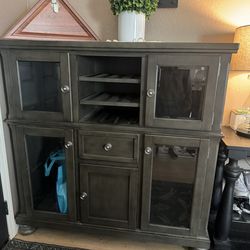 China Cabinet / Buffet Cabinet