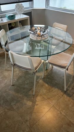 Dining set with 4 chairs