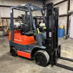 Forklift Toyota 4000 Lbs Capacity 