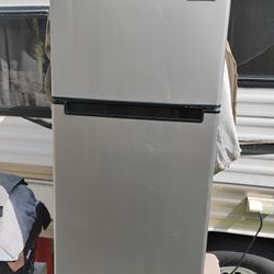 Magic Chef Stainless Steel Fridge 