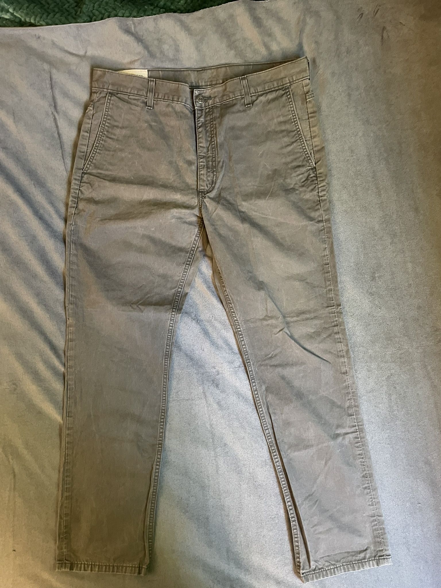 Levi Straight legged Grey denim