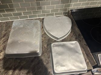 Assorted Aluminum Baking Pans Set