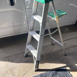 Husky 4 Feet Ladder 