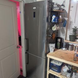 Fridge Summit 24" Refrigerator Freezer FFBF181ES2