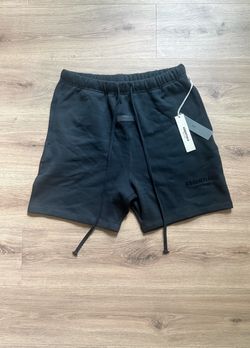 Black essentials shorts