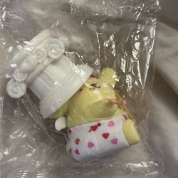Pompompurin Cupid statue