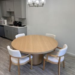 Light oak round wood dining table set with Boucle chairs, free delivery 🎉 round wood table