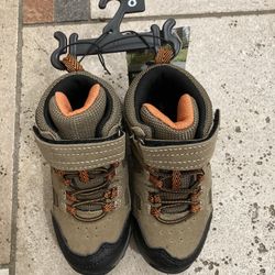 NWT Boys Hiker Shoes Size 8