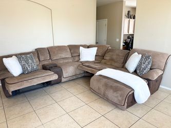 Light Brown Sectional Couch-FREE DELIVERY 🚚