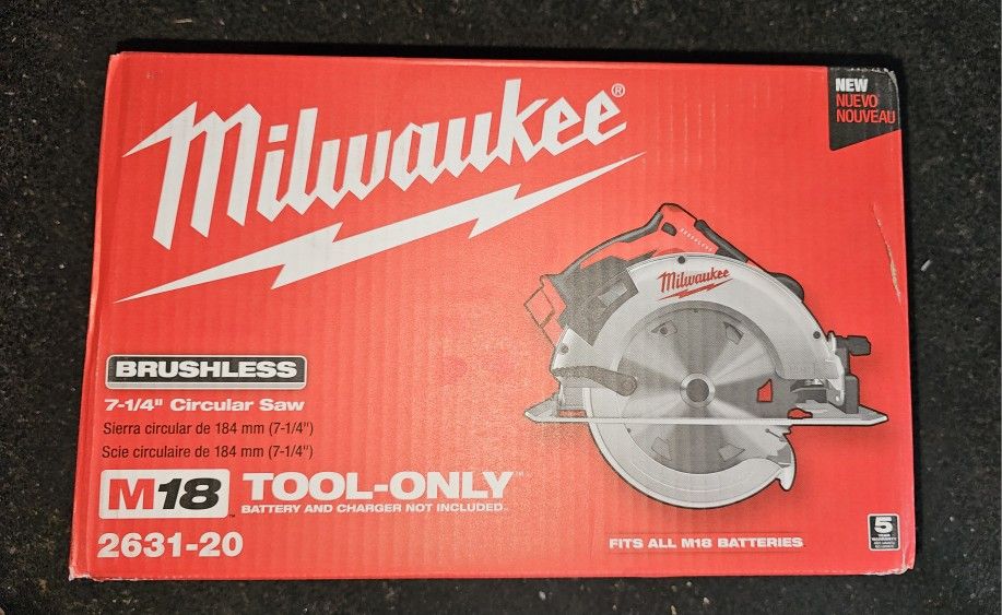 Milwaukee M18 Brushless 18-Volt Lithium-Ion Cordless 7 1/4 " Circular Saw