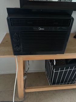5K BTU Midea Window AC - For Parts or Repair
