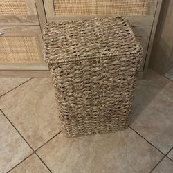 Medium Hamper Never Used
