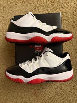 Size 9.5 (Excellent condition, comes with original box) - Air Jordan 11 retro low concord bred