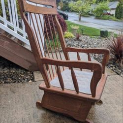 Vintage Wooden Glading Rocking Chair, Natural Wood, Living Room, Baby Room, Any Room Vintage Furnitur, 43-1/2" Tall.