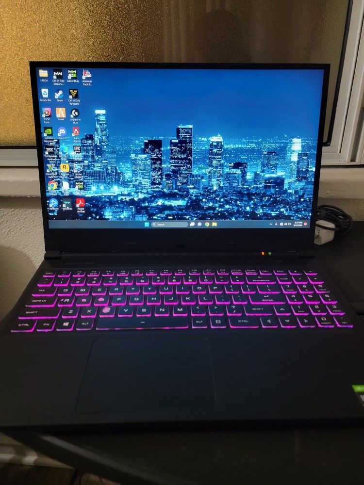 EVOO Gaming Laptop 15" FHD 144Hz Display, THX Spatial Audio, Tuned by THX Display, 9th Gen Intel i7-9750H, Nvidia GTX 1650, 256GB SSD, 16GB Memory