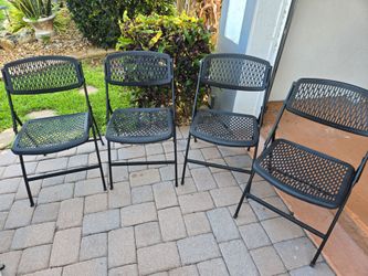 Chairs / 4 pack