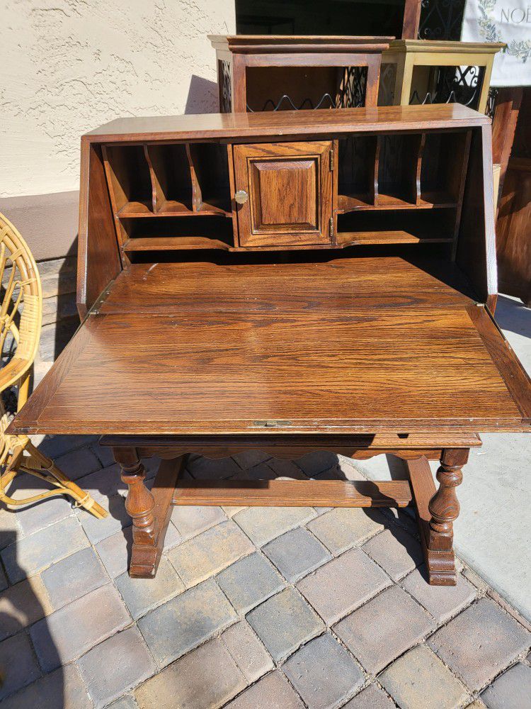 Vintage Writing Desk With Key