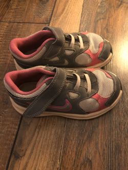 Nike little girls size 9