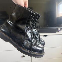 Doc Martens - Black
