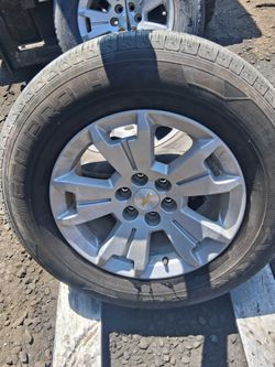 Used Wheels with Tires – 2023 Chevrolet 1500 Silverado Pickup Stock# 13268