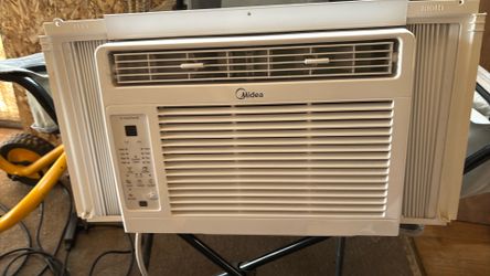80000 BTU Midea A/C