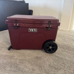 Yeti Tundra Hauler Cooler - Excellent Condition