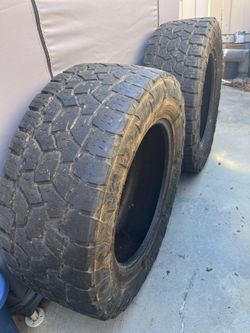 Truck Tires Toyo Set Of Two Used 35 X 12.250R