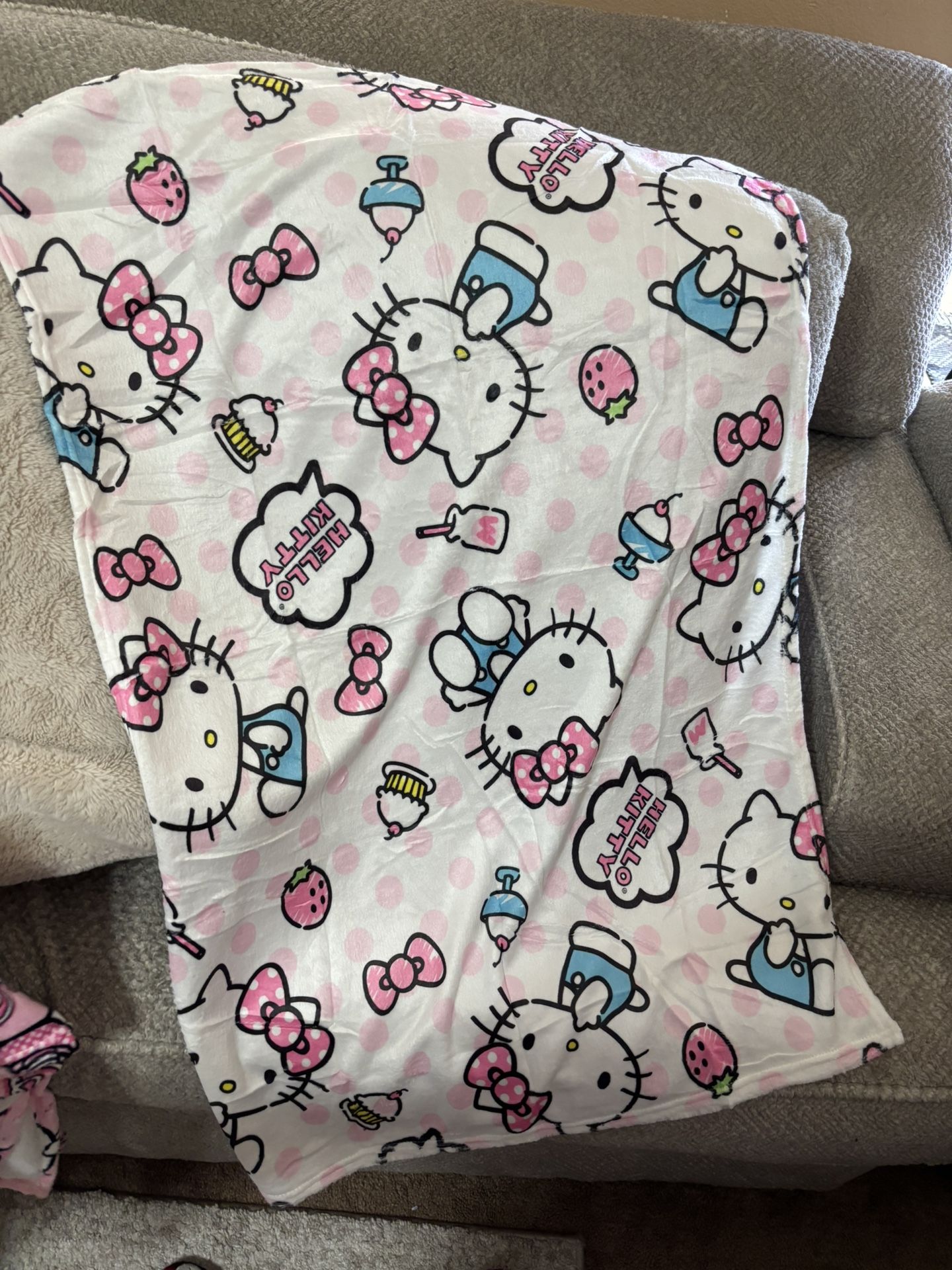 Hello Kitty Blanket