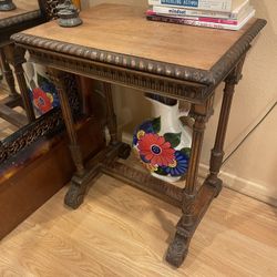 Antique Table H25xW15L20