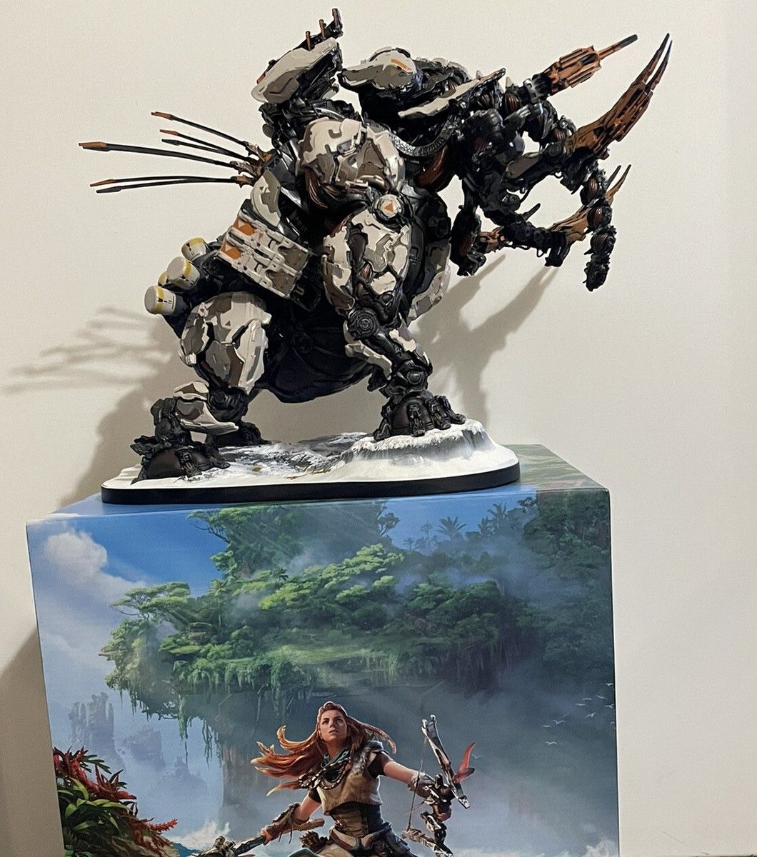 Horizon Statue