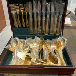 New 62 pcs Golden Gold Flatware Serving + Soup Spoons, Teaspoons, Dinner Knives