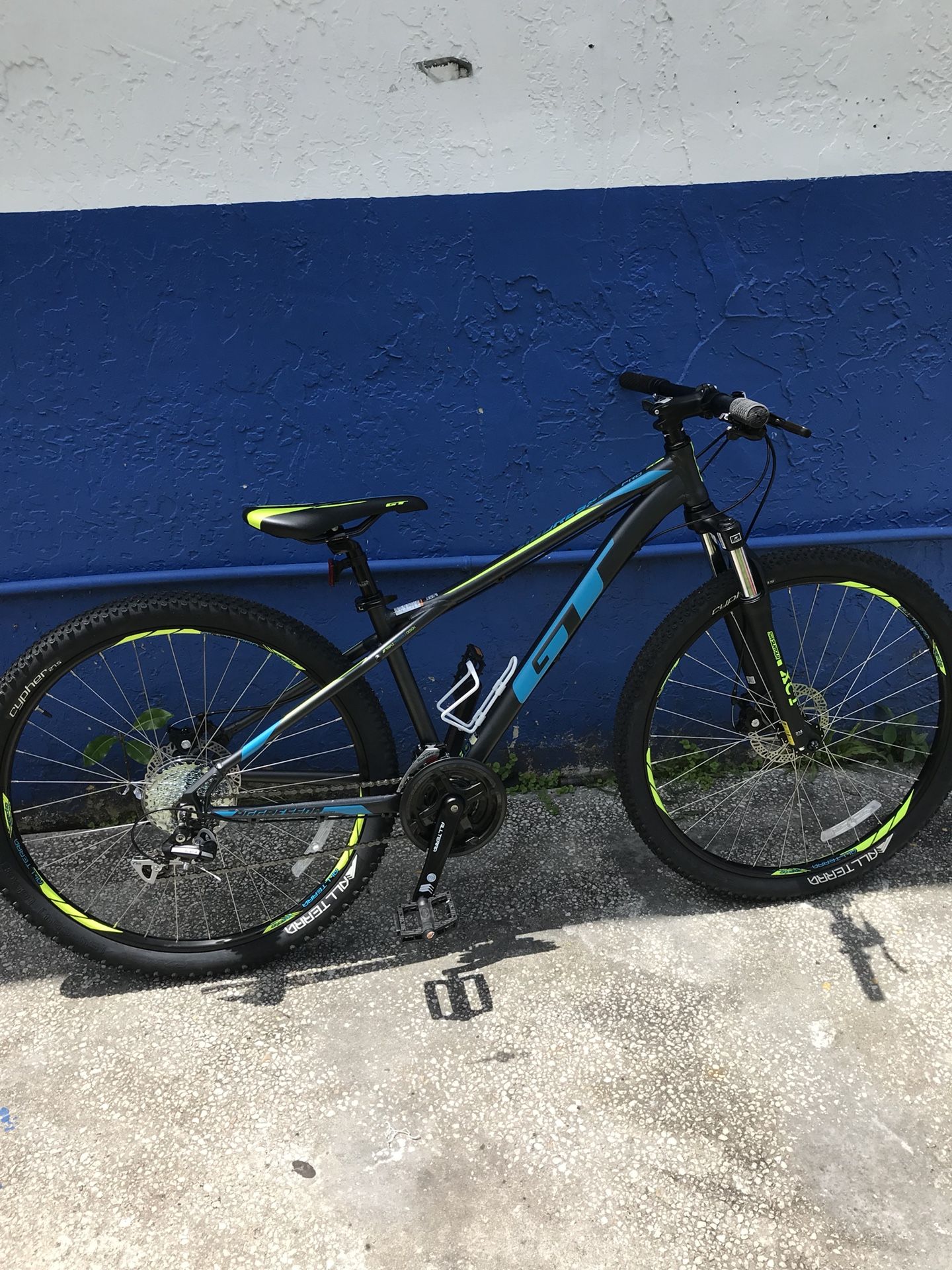 GT Aggressor Pro Mountain Bike *Brand New* for Sale in Miami, FL OfferUp