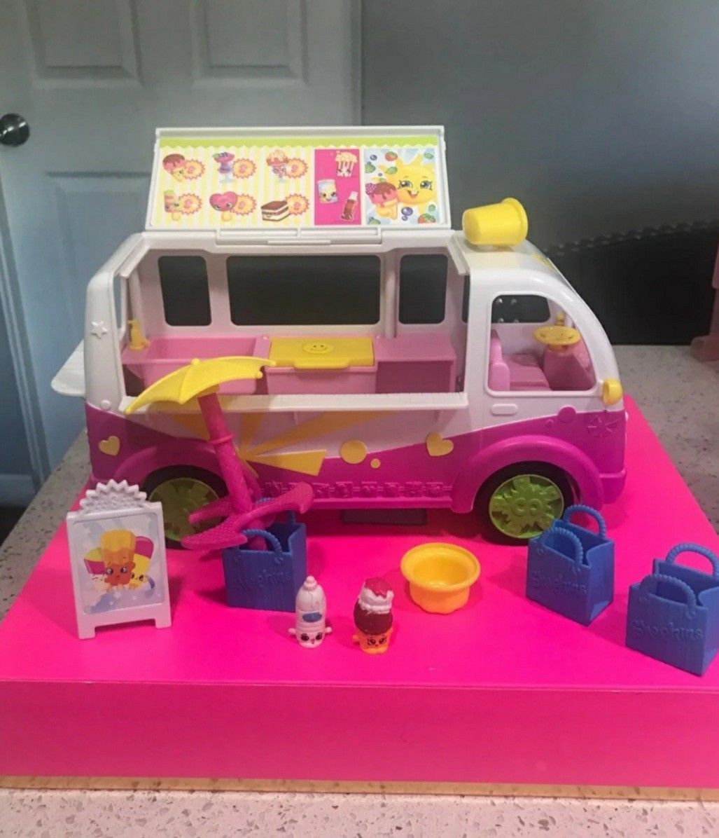 Shopkins Bus Set