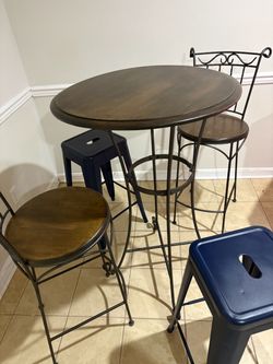 Bar Table/ 2 chairs + 2 stools