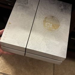 PS4 - Limited Edition Destiny 2 Model w/ Controller