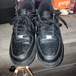 Air Force 1s (black) (size 8 In Men’s)