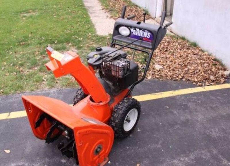 Ariens 1024 Pro Snowblower