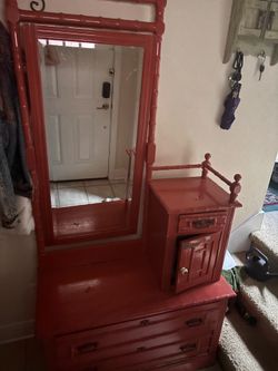 Vanity dresser