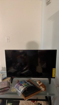 Flatscreen tv 32” insignia