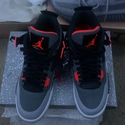 Jordan 4s
