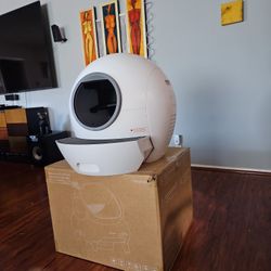 ELS Pet Spaceship Self-Cleaning Litter Box - $225
