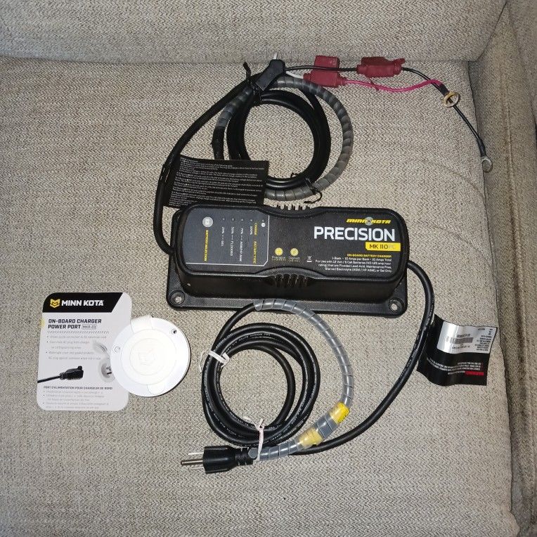 Minn Kota 10 Amp Charger w/ Port