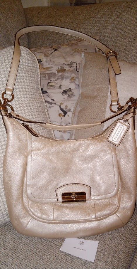 Authentic Coach Vintage Champagne Leather Purse