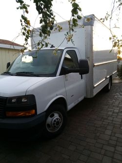 2019 GMC Savana 3500 Box Truck 16+FT
