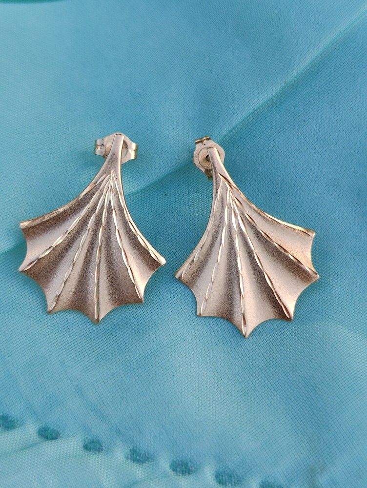 Solid 14K Yellow Gold Leaf Earrings 