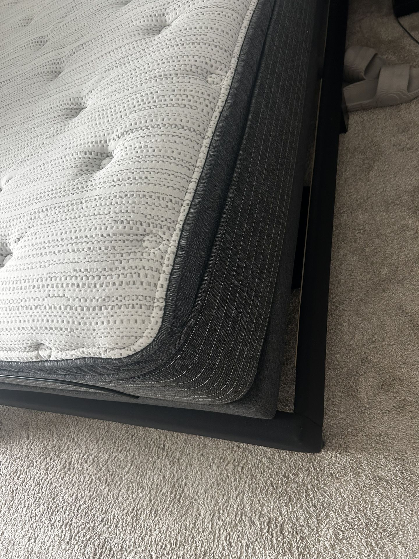 Beautyrest Silver BRS900 15 inch Plush Pillow Top Mattress, King