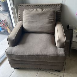 Oversized Accent Chair 